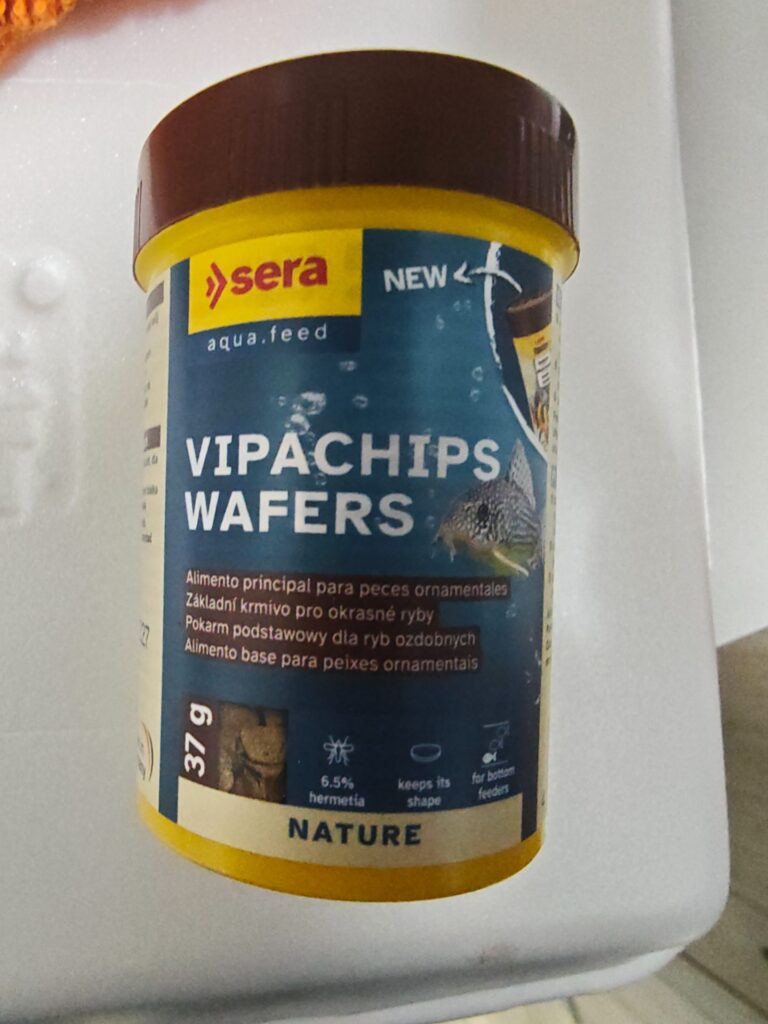 Se regala bote por la mitad comida de peces de fondo